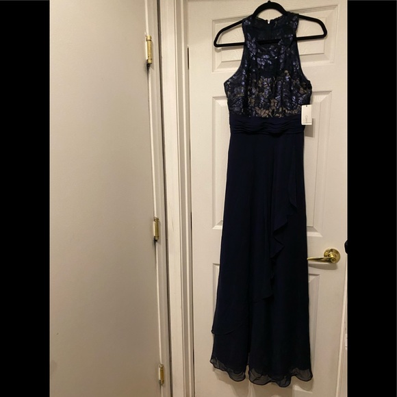 NWT CALVIN KLEIN Embellished Ruffled Dress size 8 - Picture 3 of 3